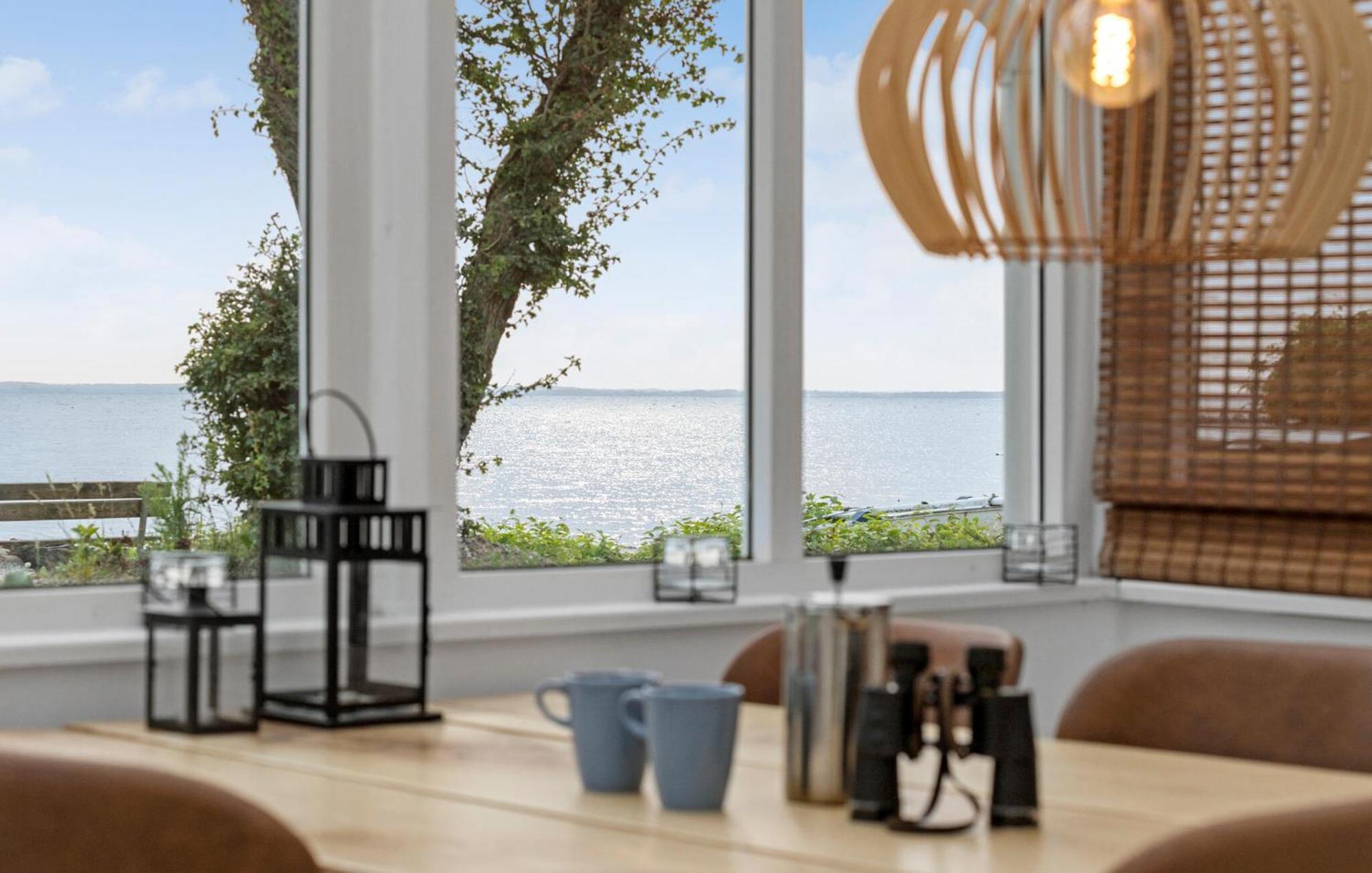 Beach Front Home In Sjolund With Kitchen ภายนอก รูปภาพ