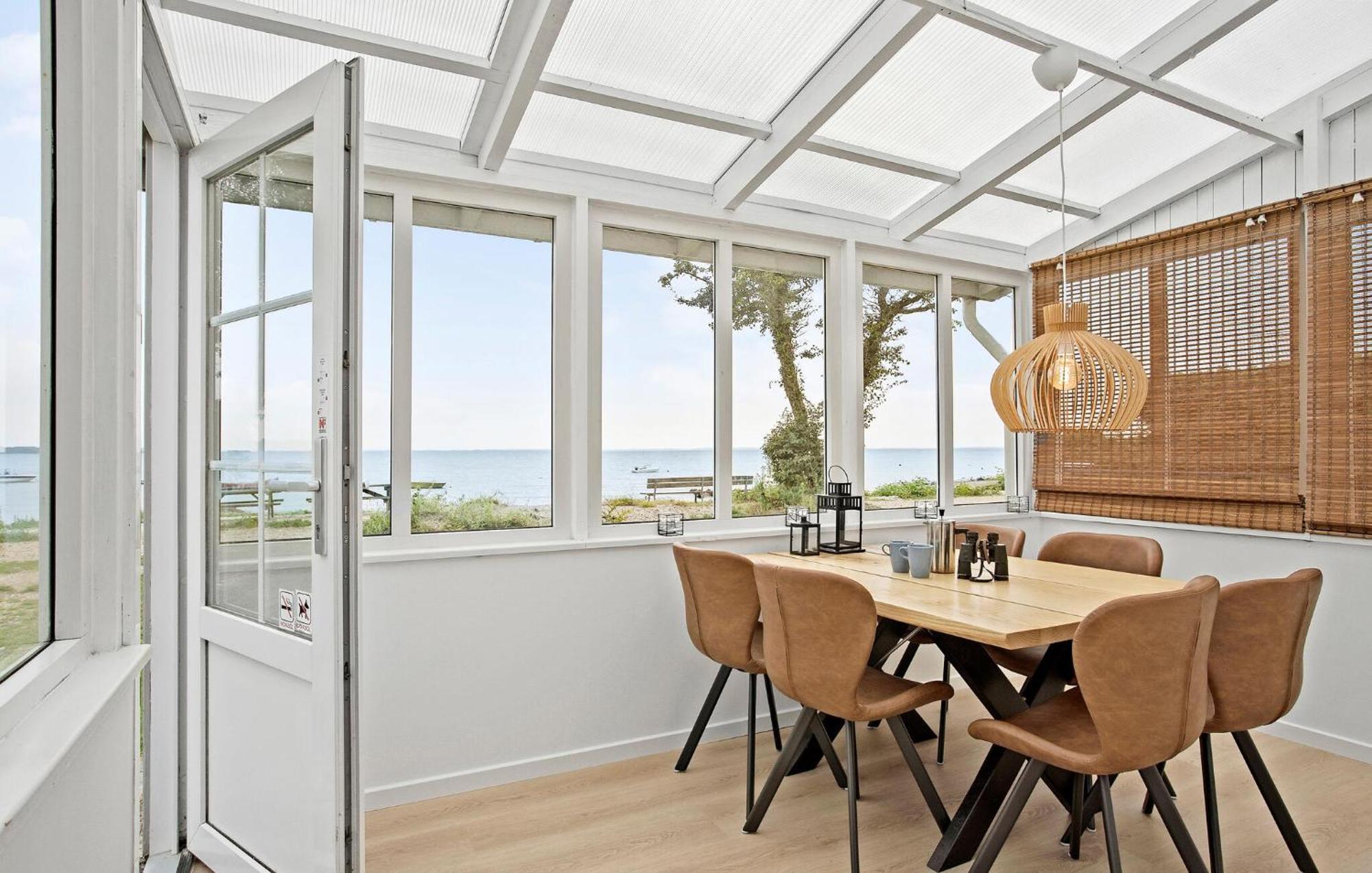 Beach Front Home In Sjolund With Kitchen ภายนอก รูปภาพ
